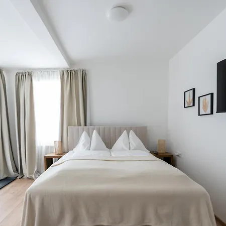 Farawayhomes #10 Lägenhet